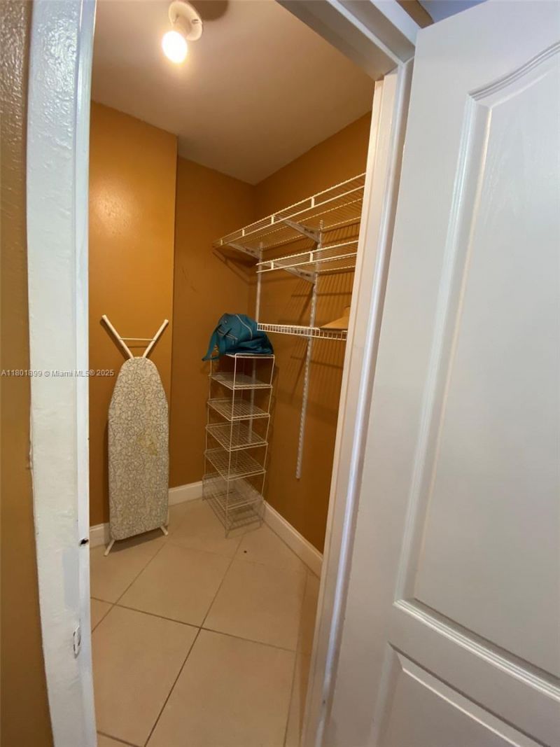 3180 S Ocean Dr, Unit 403, Hallandale Beach, FL 33009 Photo