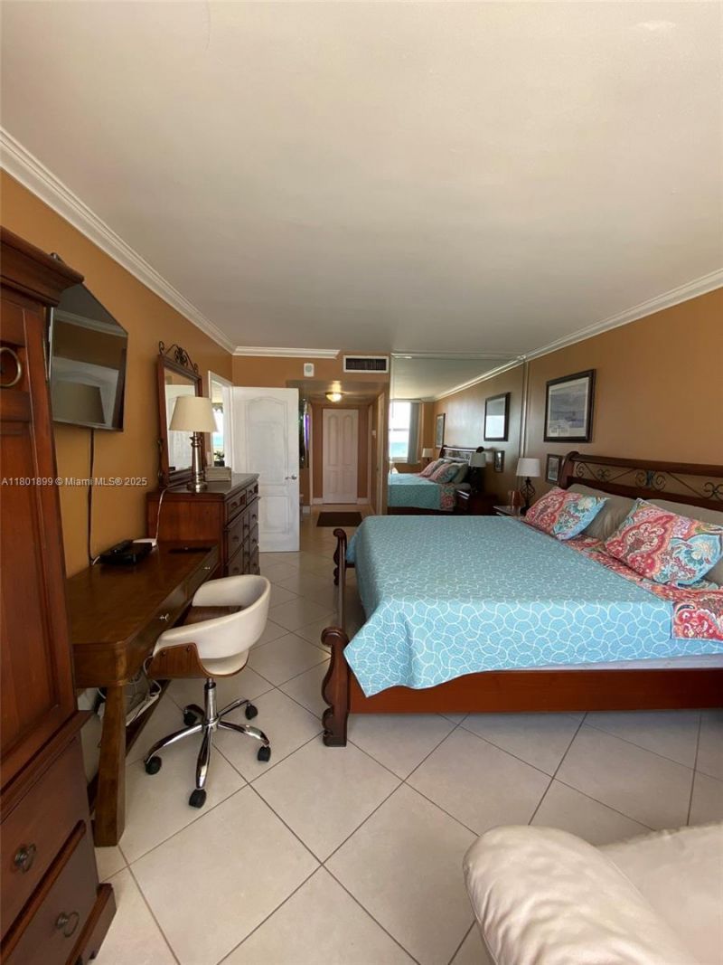 3180 S Ocean Dr, Unit 403, Hallandale Beach, FL 33009 Photo