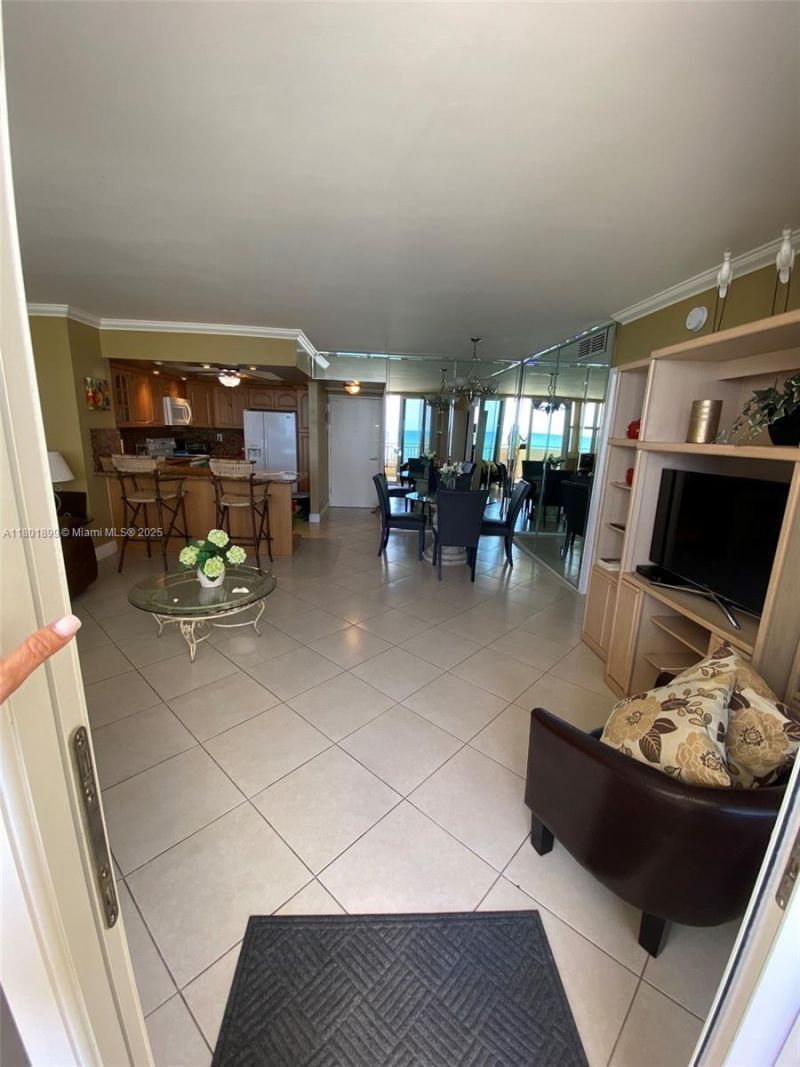 3180 S Ocean Dr, Unit 403, Hallandale Beach, FL 33009 Photo