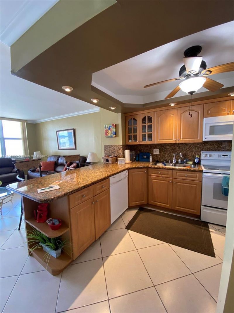 3180 S Ocean Dr, Unit 403, Hallandale Beach, FL 33009 Photo