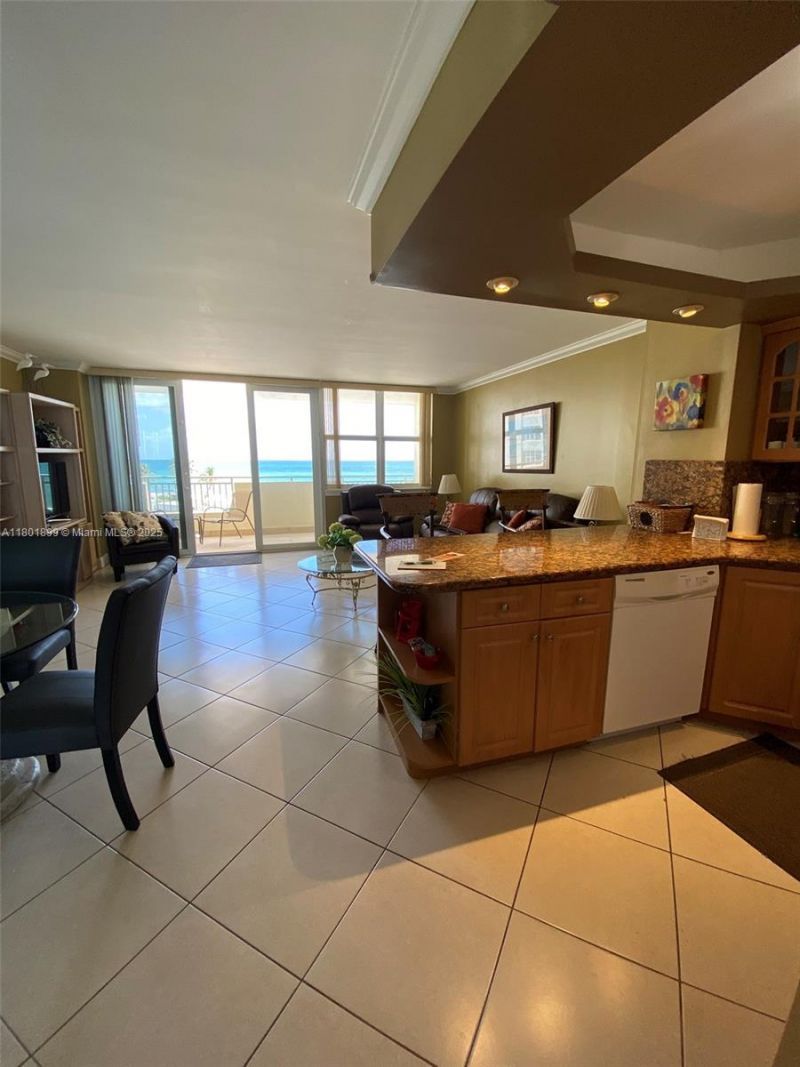3180 S Ocean Dr, Unit 403, Hallandale Beach, FL 33009 Photo