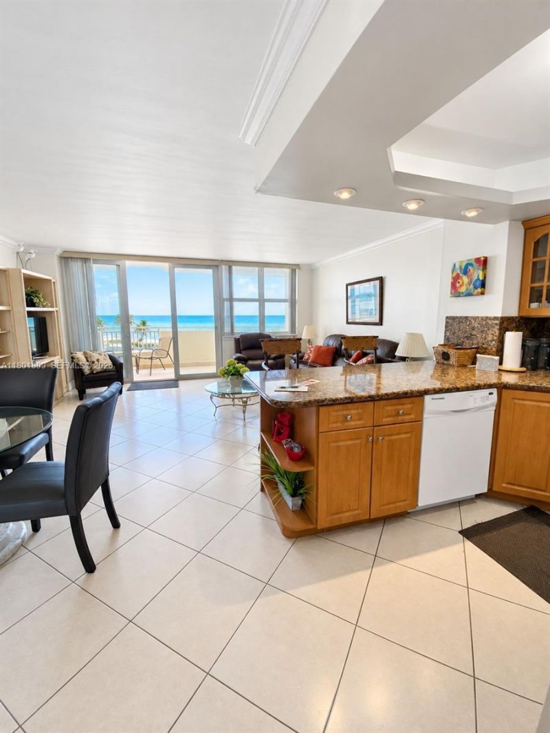 3180 S Ocean Dr, Unit 403, Hallandale Beach, FL 33009 Photo