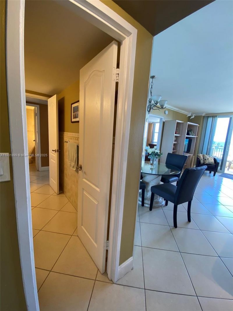 3180 S Ocean Dr, Unit 403, Hallandale Beach, FL 33009 Photo