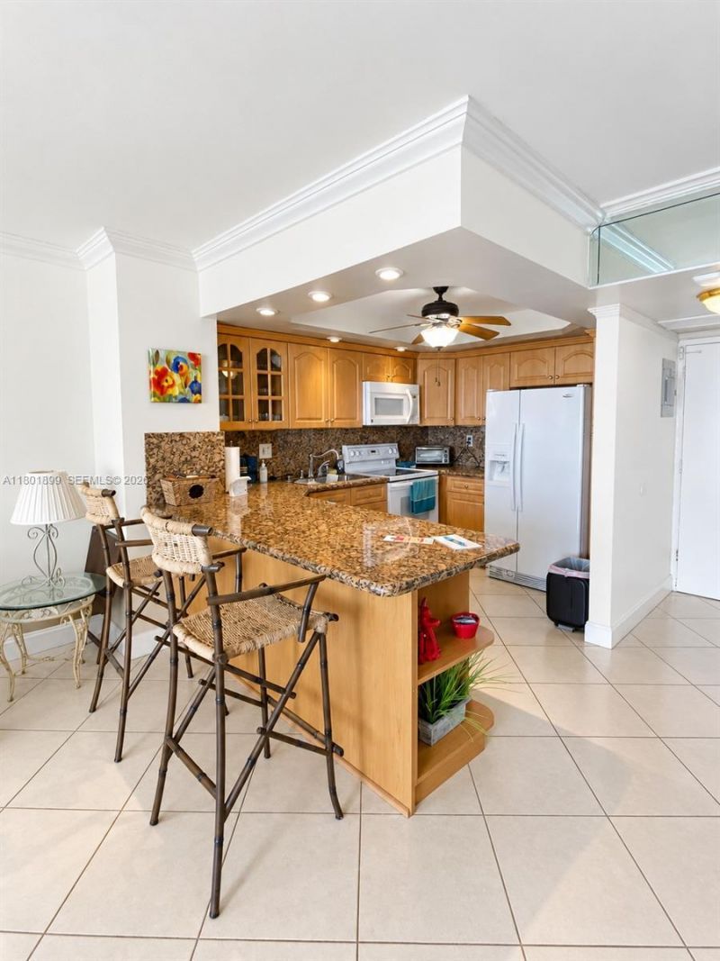 3180 S Ocean Dr, Unit 403, Hallandale Beach, FL 33009 Photo