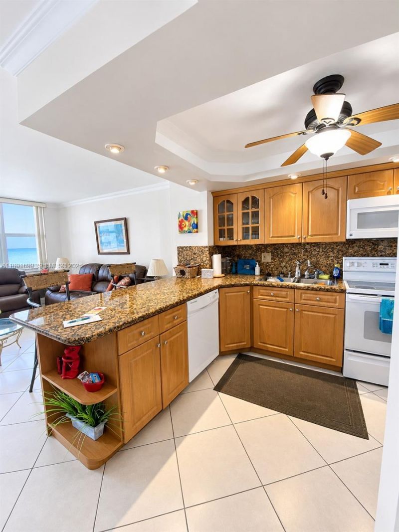3180 S Ocean Dr, Unit 403, Hallandale Beach, FL 33009 Photo