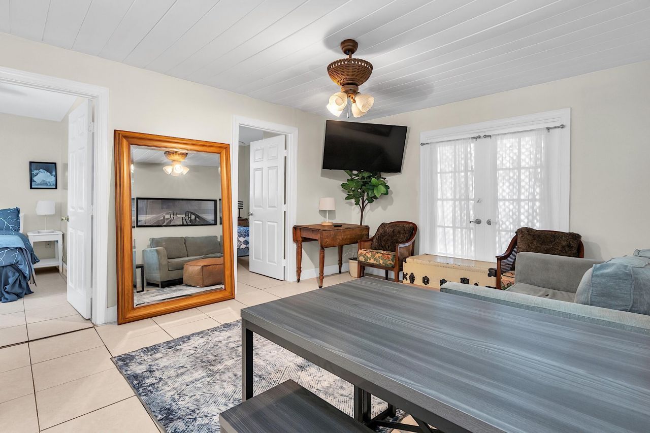 909 N Palmway, Unit B, Lake Worth Beach, FL 33460 Photo