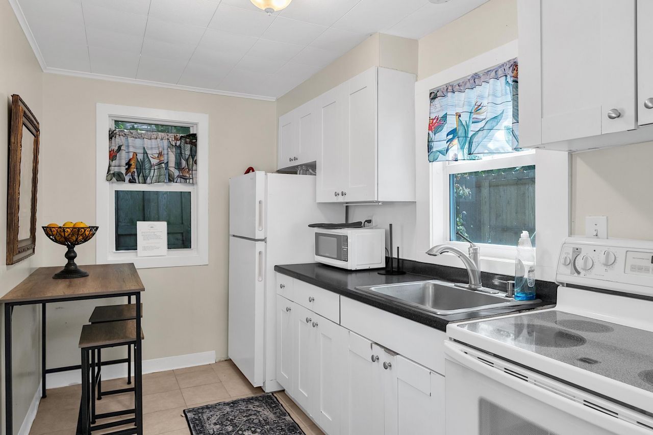 909 N Palmway, Unit B, Lake Worth Beach, FL 33460 Photo