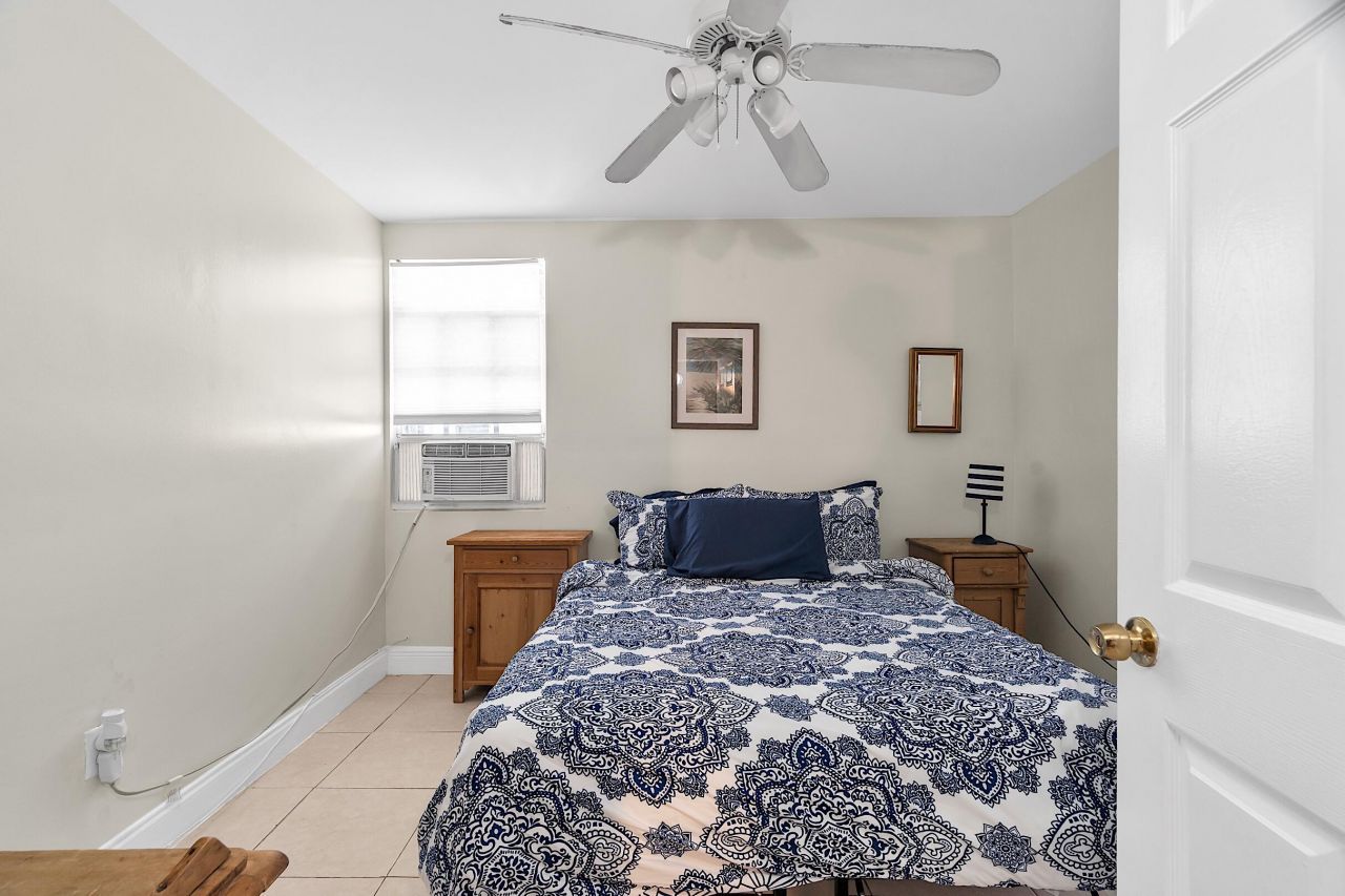 909 N Palmway, Unit B, Lake Worth Beach, FL 33460 Photo