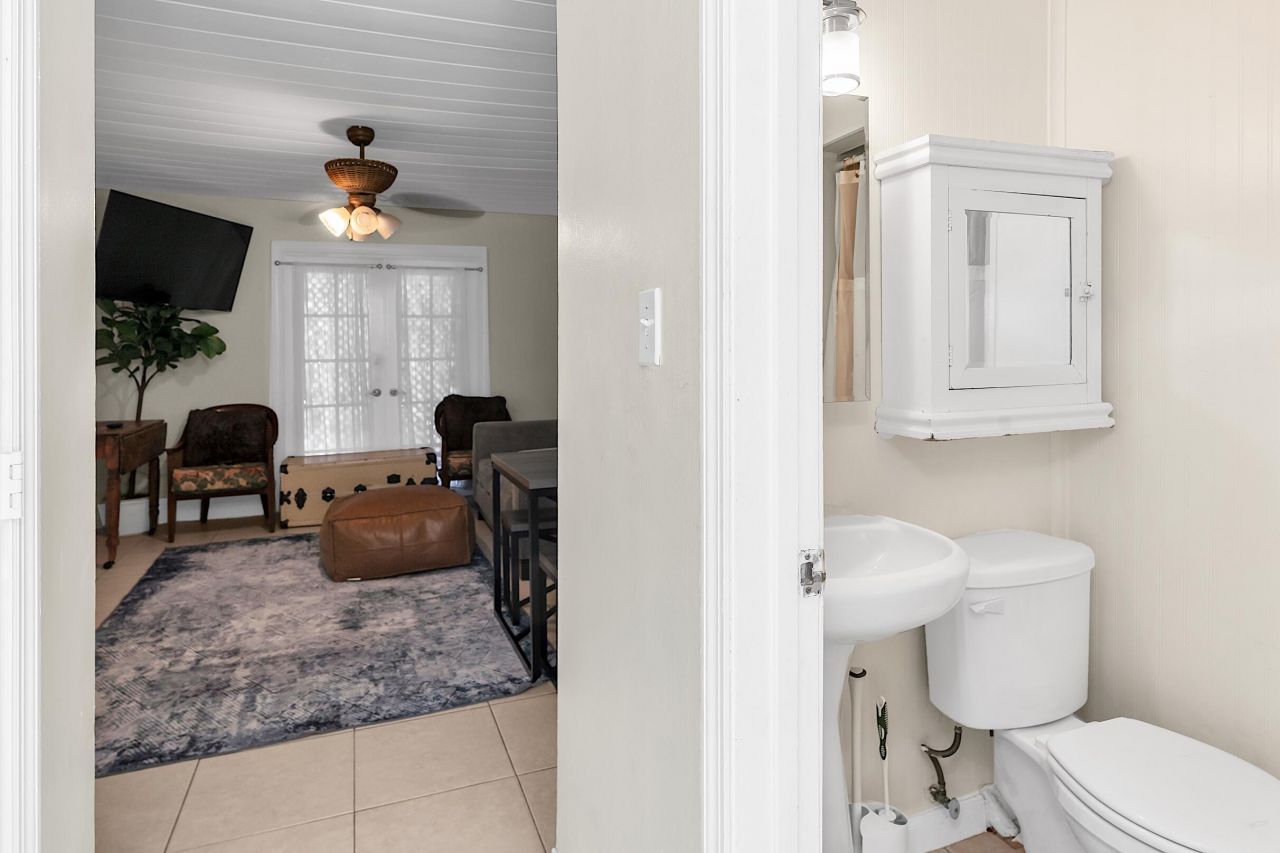 909 N Palmway, Unit B, Lake Worth Beach, FL 33460 Photo