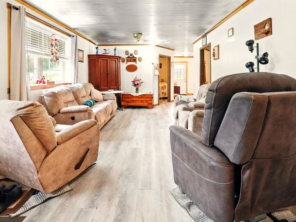 1142 Maxwell Rd, Belvidere, TN 37306