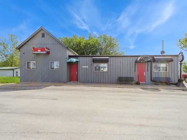 107 S Washington Avenue, Lacona, IA 50139