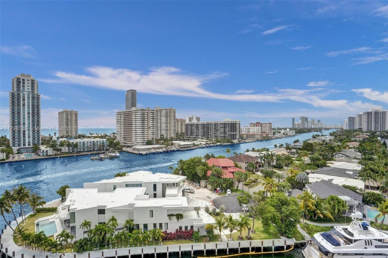 137 Golden Isles Dr, Unit 1105, Hallandale Beach, FL 33009 Photo