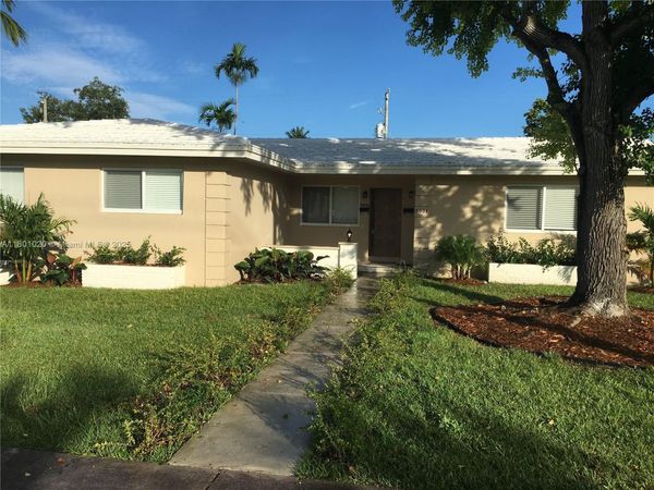 5031 Ponce De Leon Blvd, Coral Gables, FL 33146