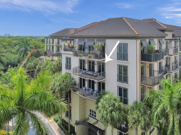 2633 NE 14th Ave, Unit 400, Wilton Manors, FL 33334