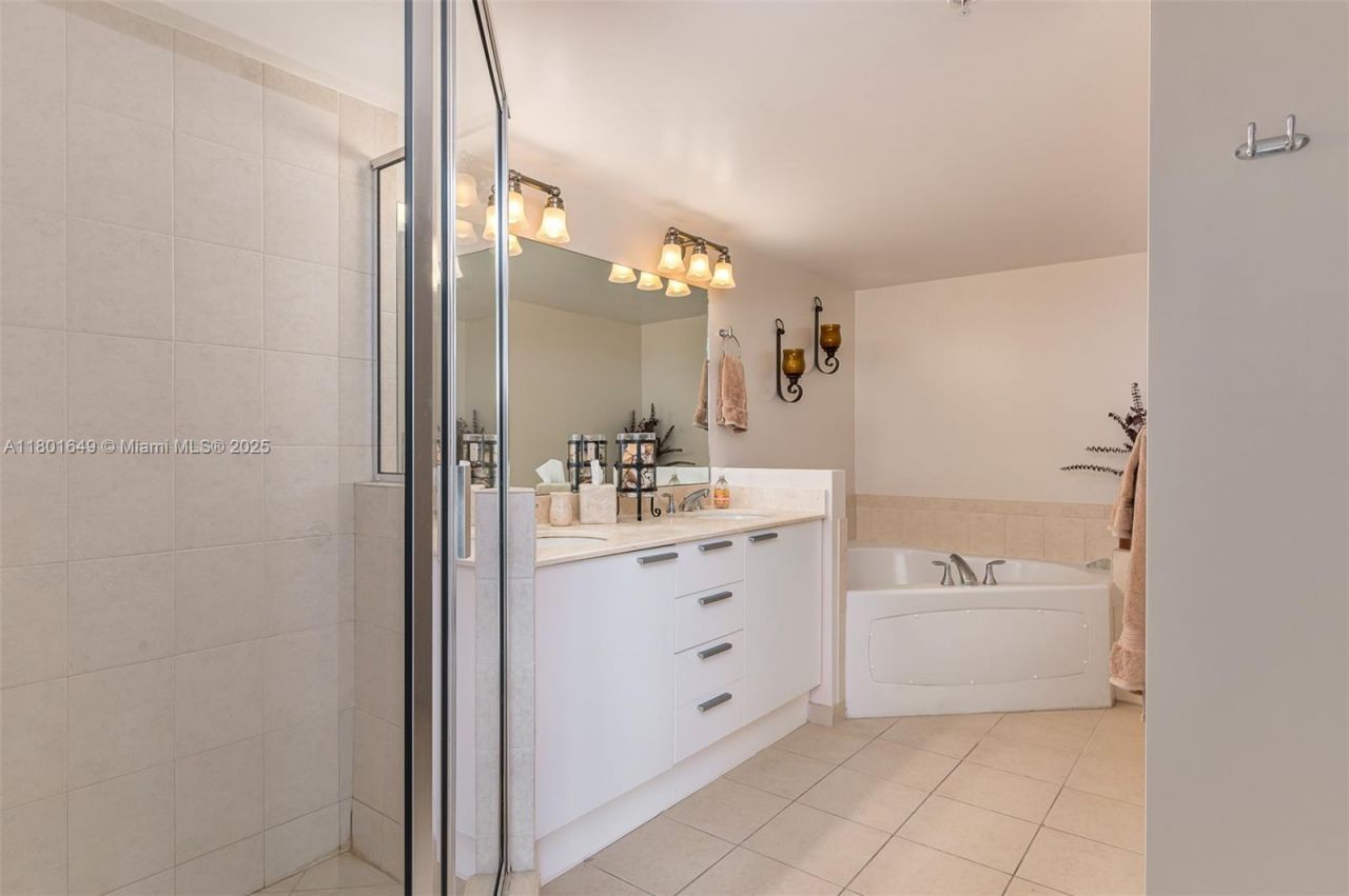 16699 Collins Ave, Unit 3401, Sunny Isles Beach, FL 33160 Photo