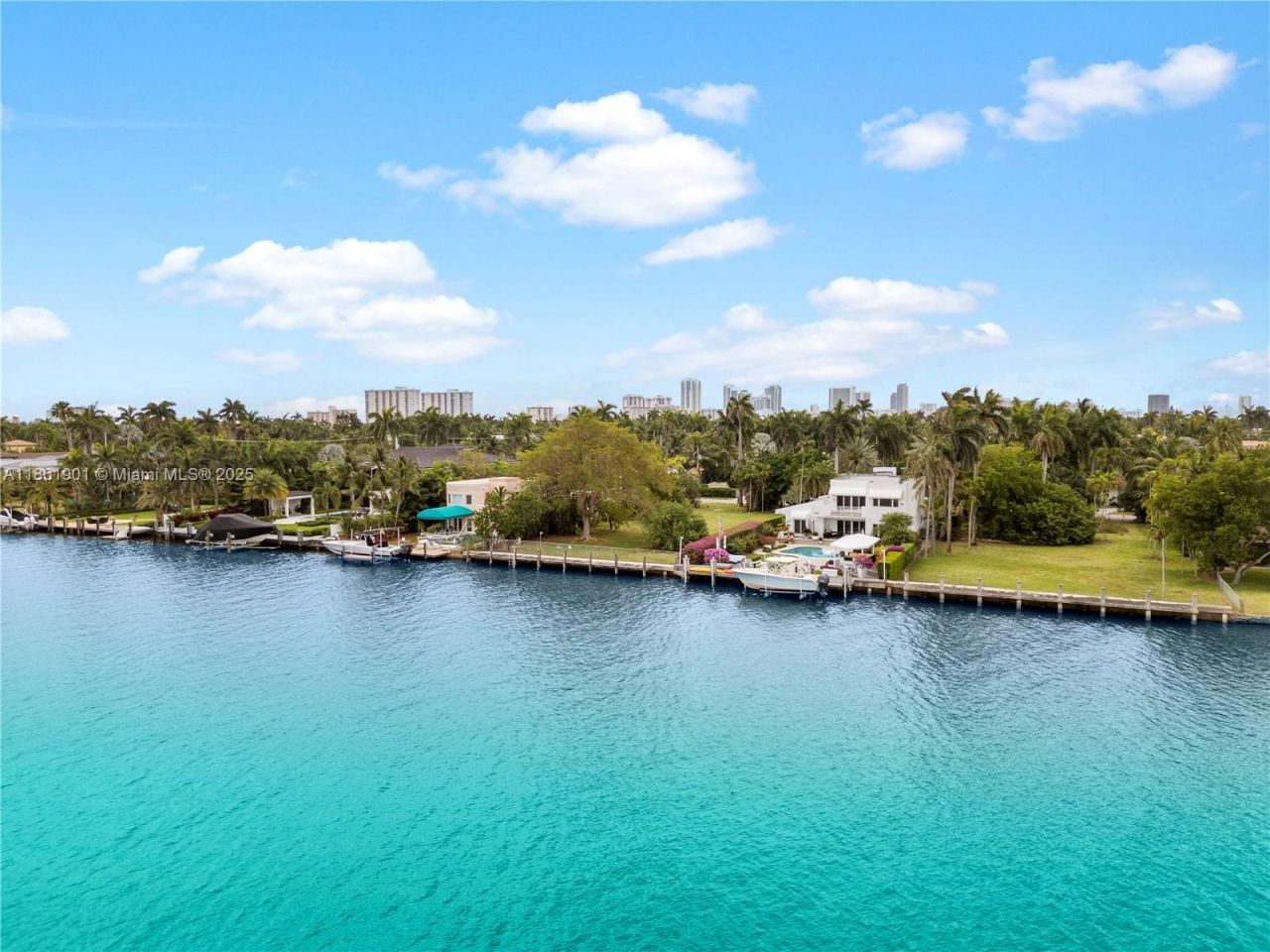 1018 S Northlake Dr, Hollywood, FL 33019 Photo