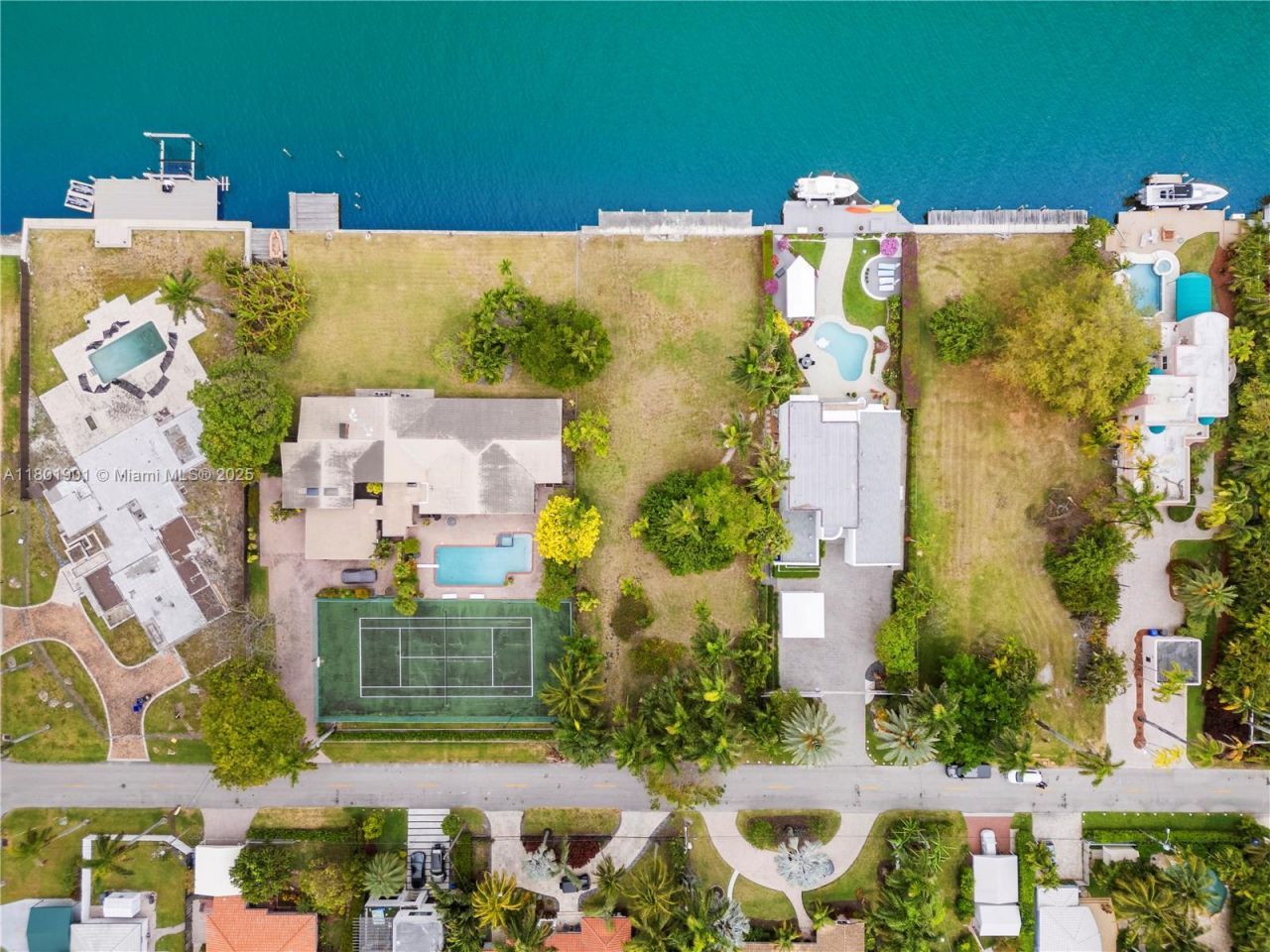 1018 S Northlake Dr, Hollywood, FL 33019 Photo