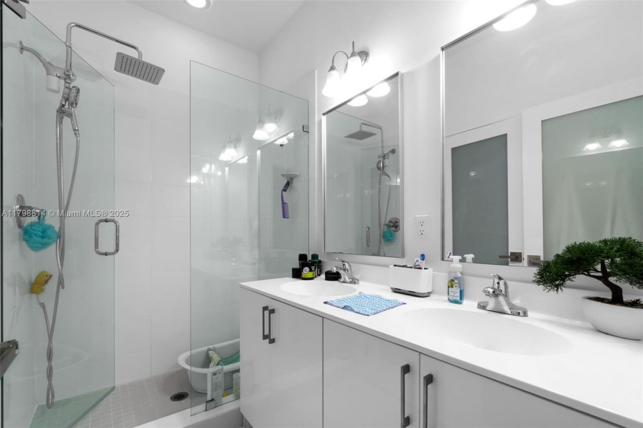 15540 SW 136th St, Unit 212, Miami, FL 33196 Photo