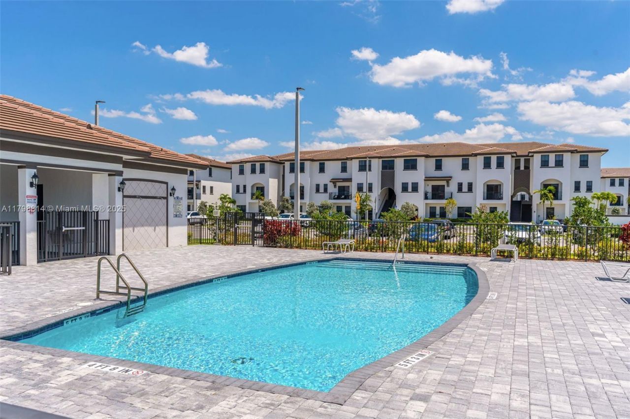 15540 SW 136th St, Unit 212, Miami, FL 33196 Photo