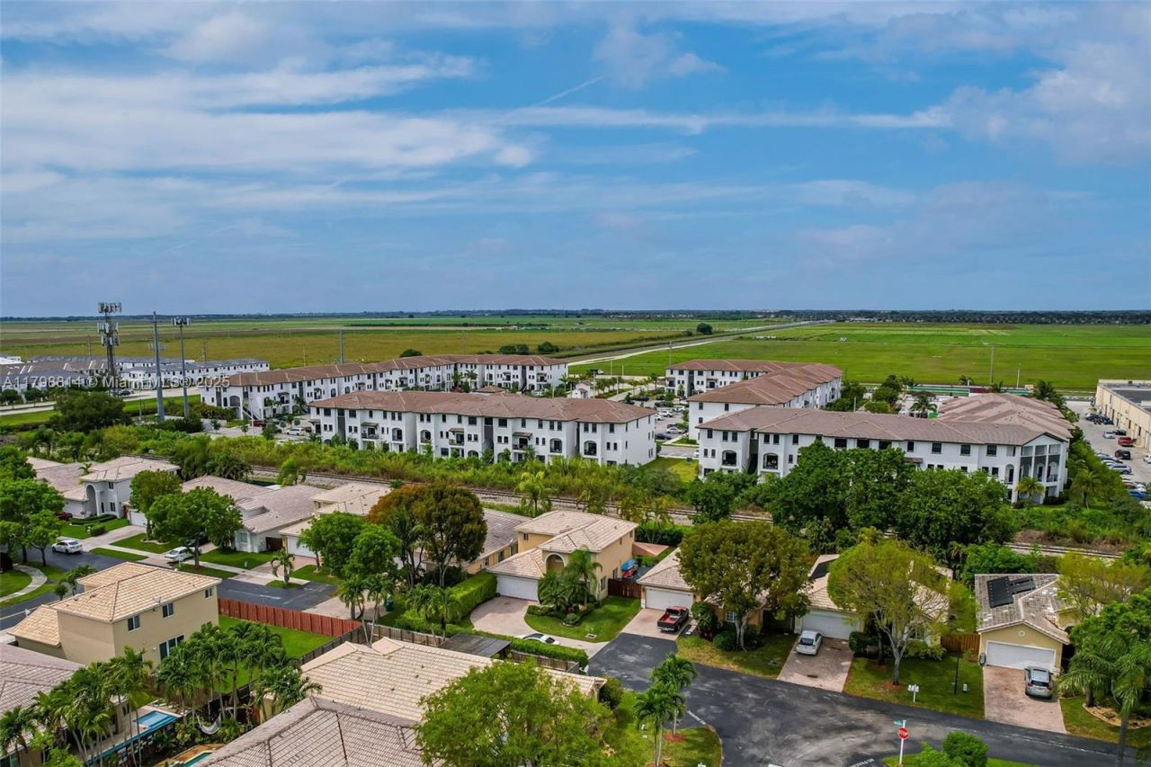 15540 SW 136th St, Unit 212, Miami, FL 33196 Photo
