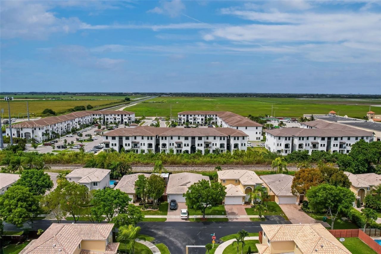 15540 SW 136th St, Unit 212, Miami, FL 33196 Photo