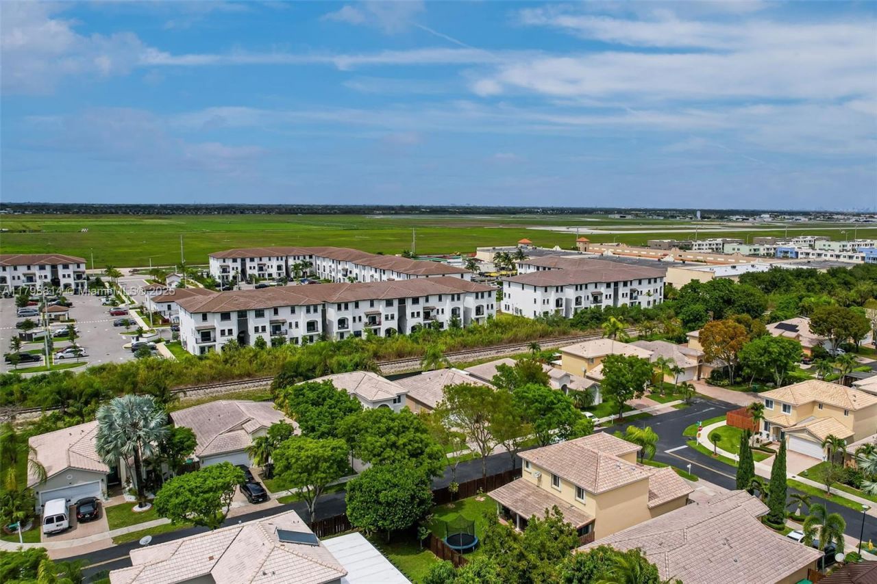 15540 SW 136th St, Unit 212, Miami, FL 33196 Photo