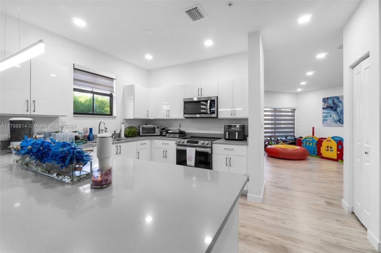 15540 SW 136th St, Unit 212, Miami, FL 33196 Photo