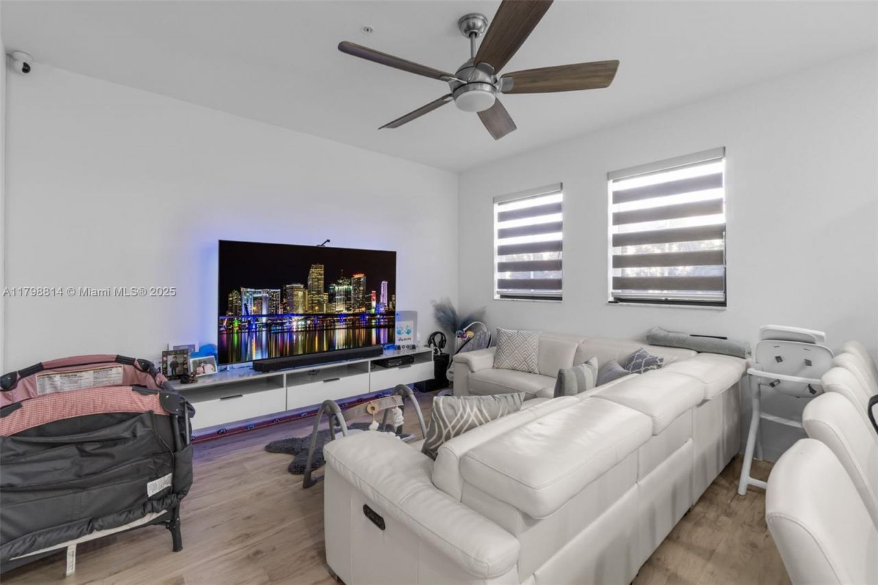 15540 SW 136th St, Unit 212, Miami, FL 33196 Photo