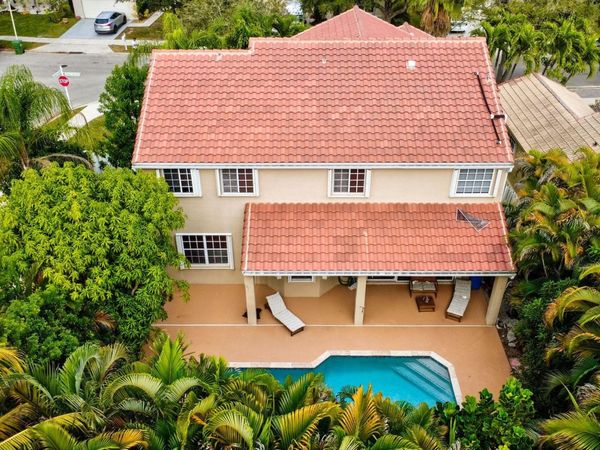 550 Slippery Rock Rd, Weston, FL 33327