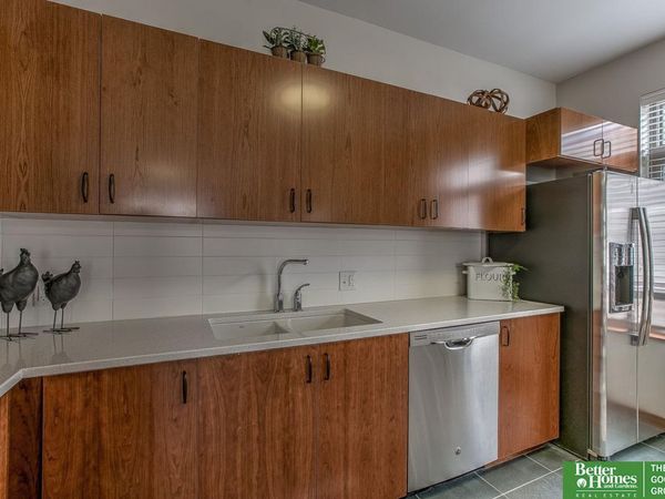 1330 S 70 Street, Omaha, NE 68106