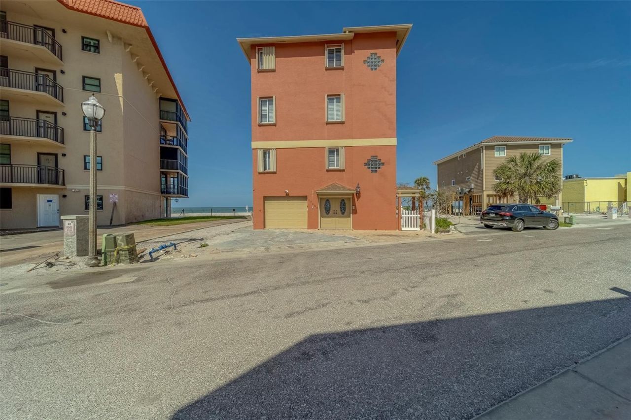 17606 Lee Avenue, Redington Shores, FL 33708 Photo