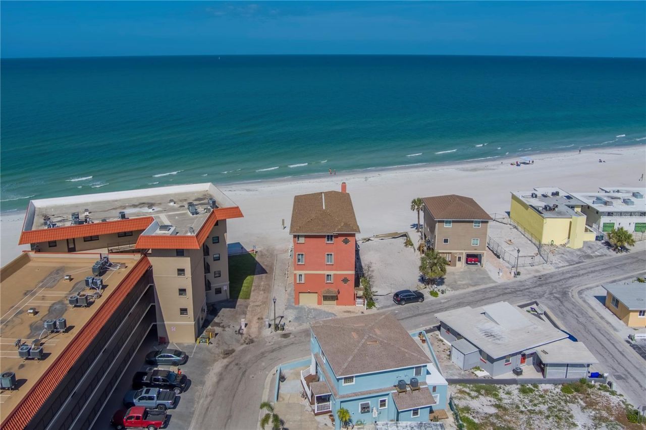 17606 Lee Avenue, Redington Shores, FL 33708 Photo