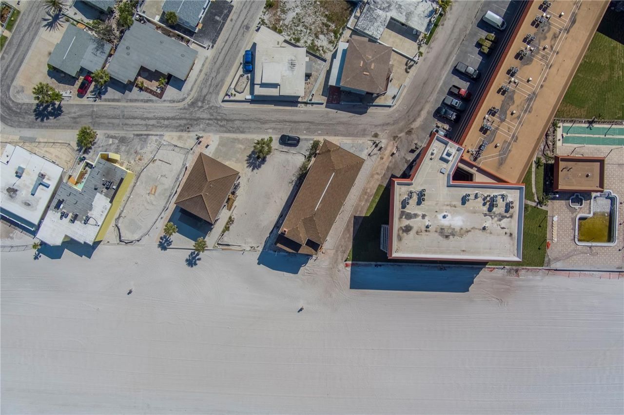 17606 Lee Avenue, Redington Shores, FL 33708 Photo