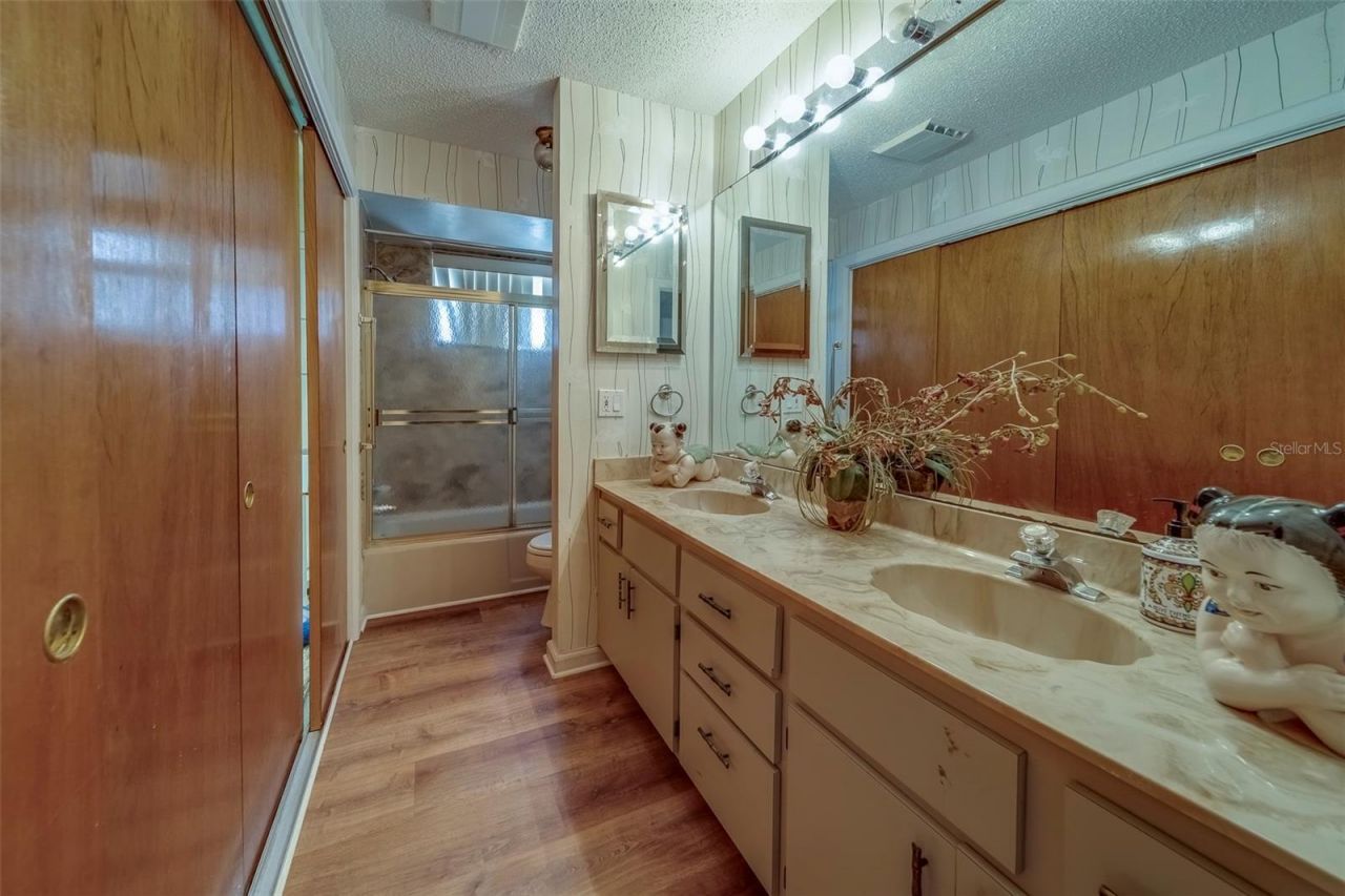 17606 Lee Avenue, Redington Shores, FL 33708 Photo