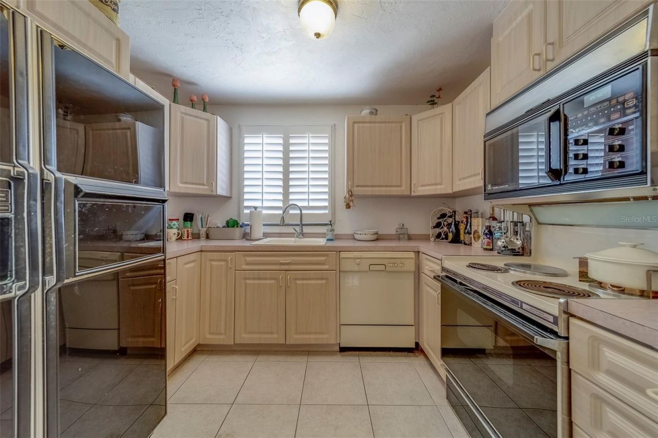 17606 Lee Avenue, Redington Shores, FL 33708 Photo