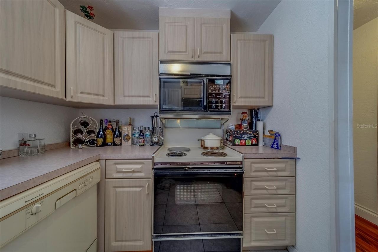 17606 Lee Avenue, Redington Shores, FL 33708 Photo