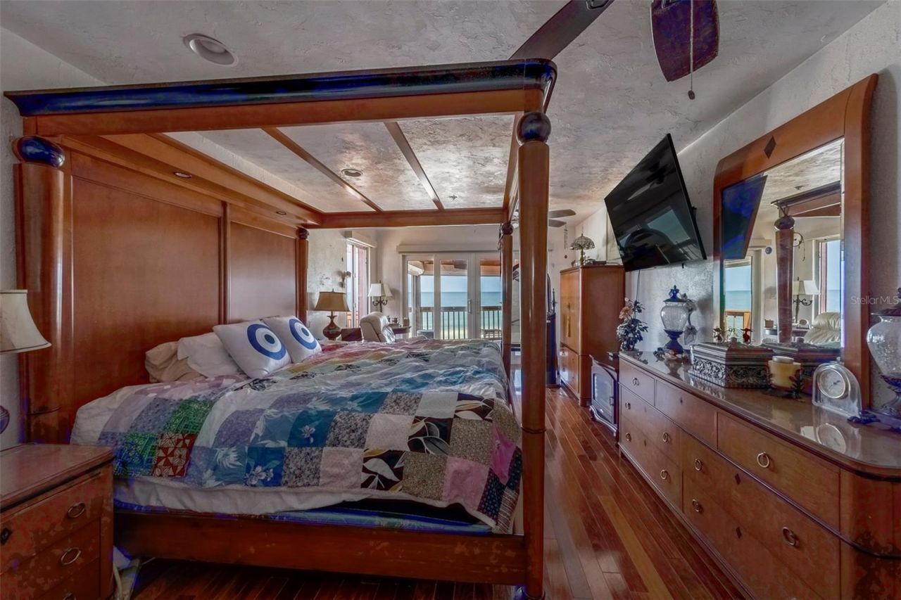 17606 Lee Avenue, Redington Shores, FL 33708 Photo