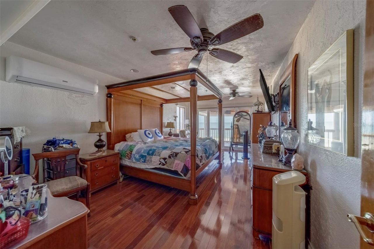 17606 Lee Avenue, Redington Shores, FL 33708 Photo