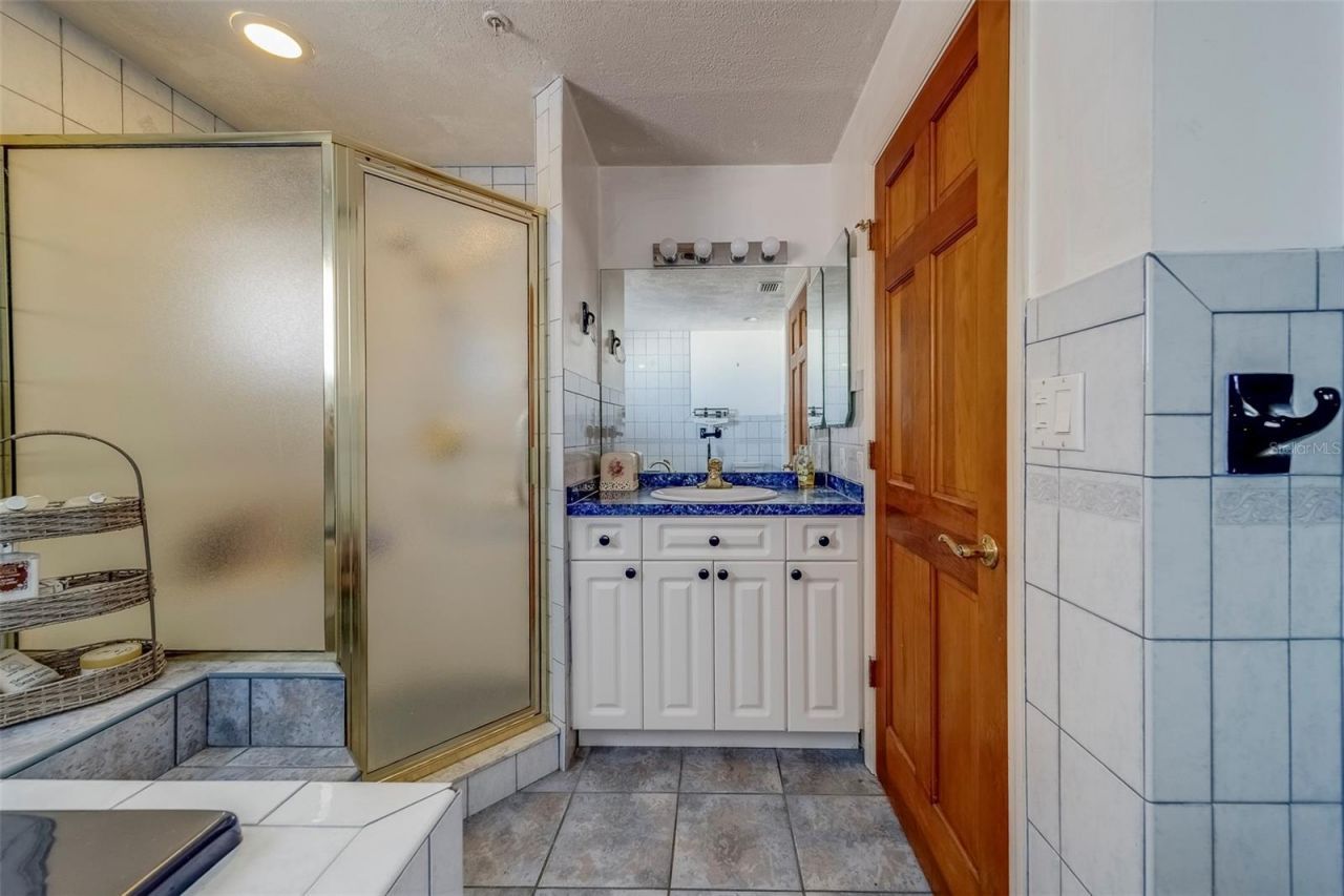 17606 Lee Avenue, Redington Shores, FL 33708 Photo