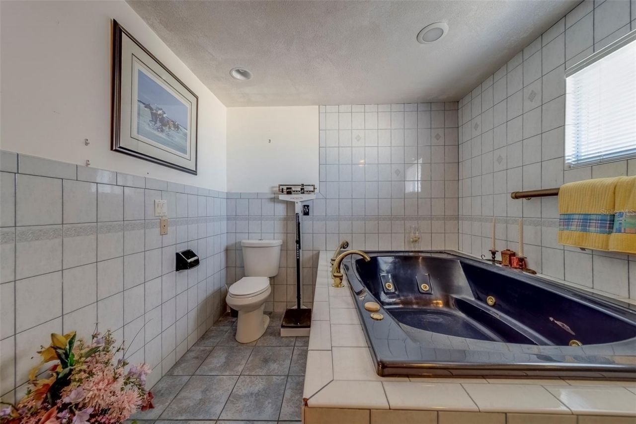 17606 Lee Avenue, Redington Shores, FL 33708 Photo