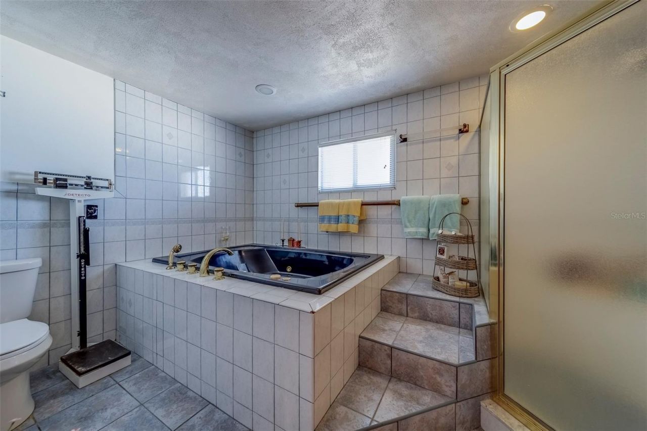 17606 Lee Avenue, Redington Shores, FL 33708 Photo