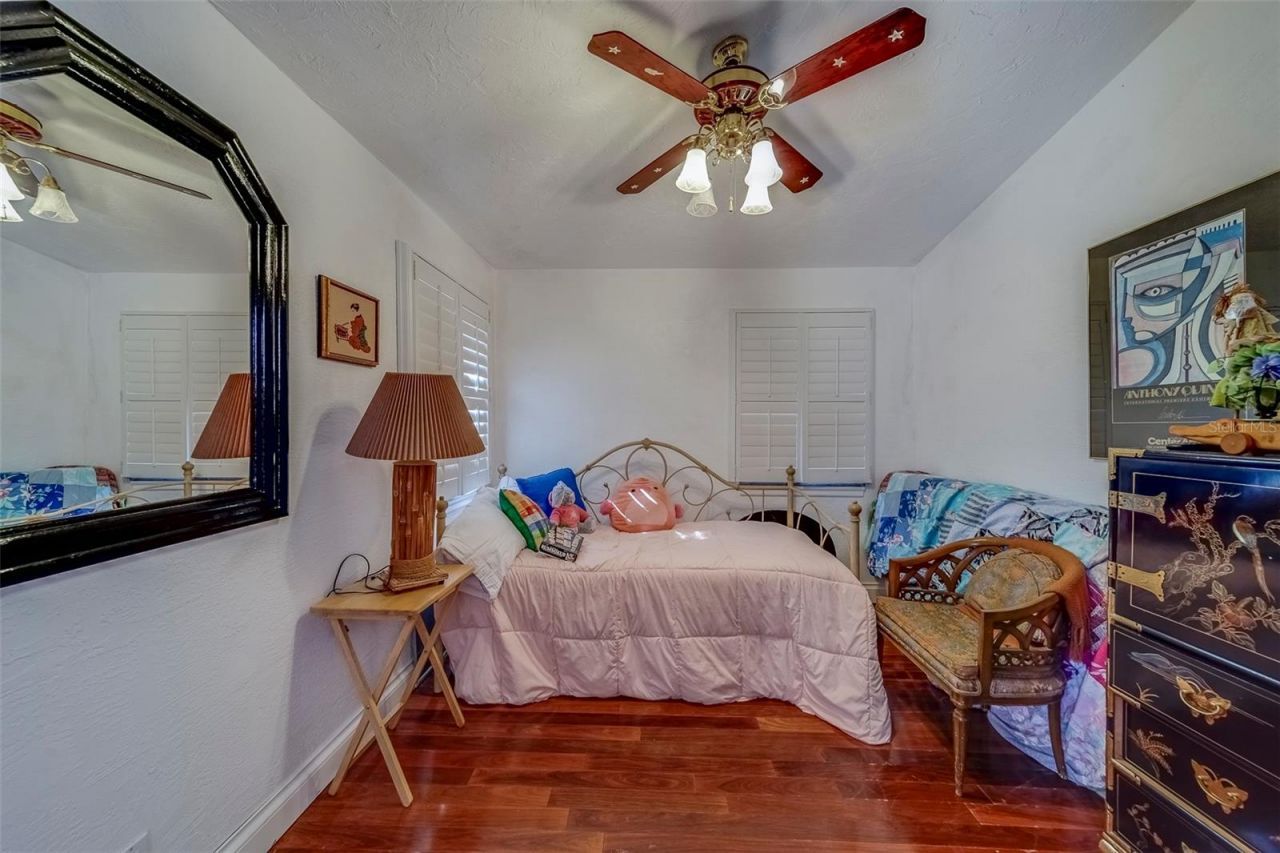17606 Lee Avenue, Redington Shores, FL 33708 Photo