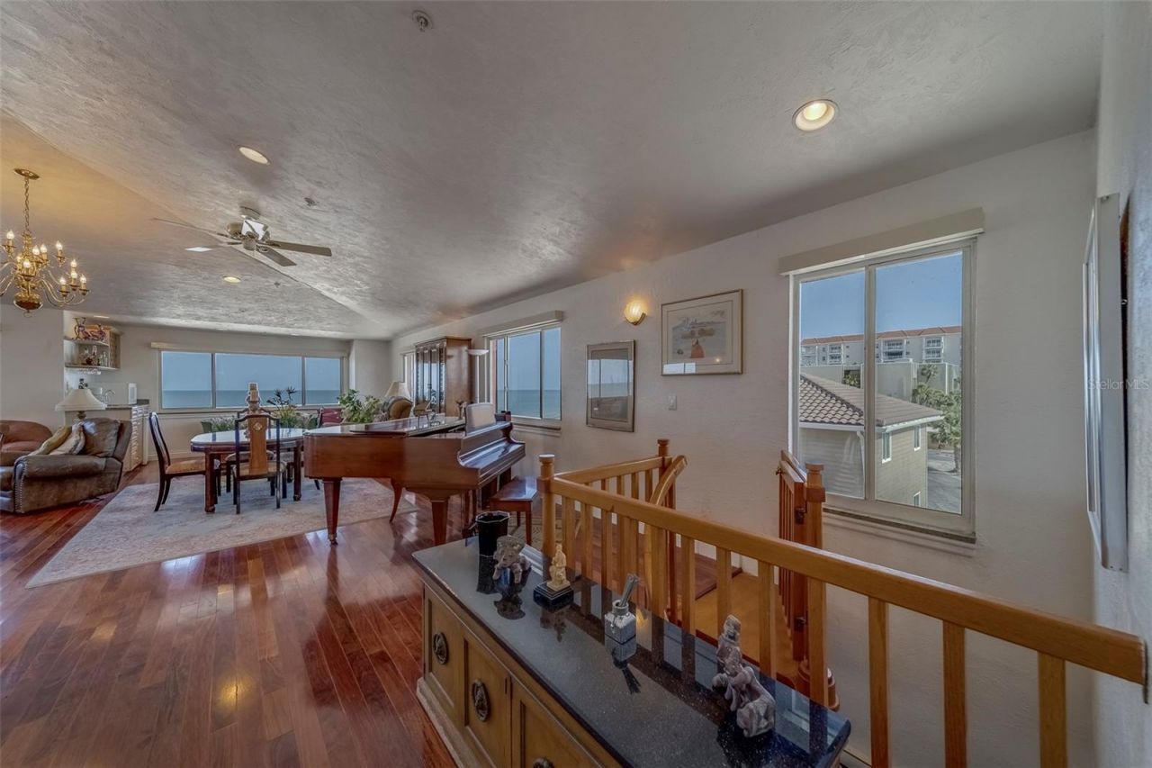 17606 Lee Avenue, Redington Shores, FL 33708 Photo