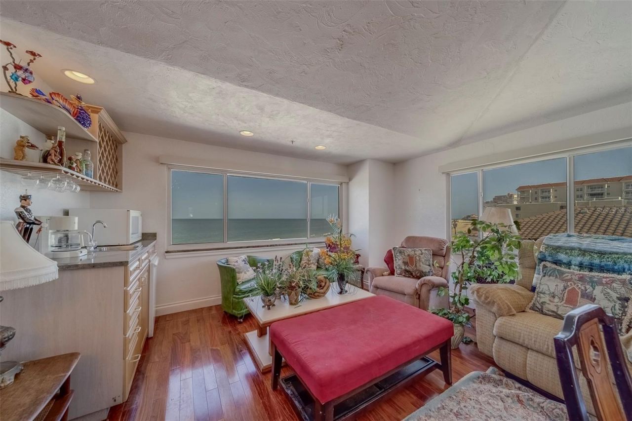 17606 Lee Avenue, Redington Shores, FL 33708 Photo