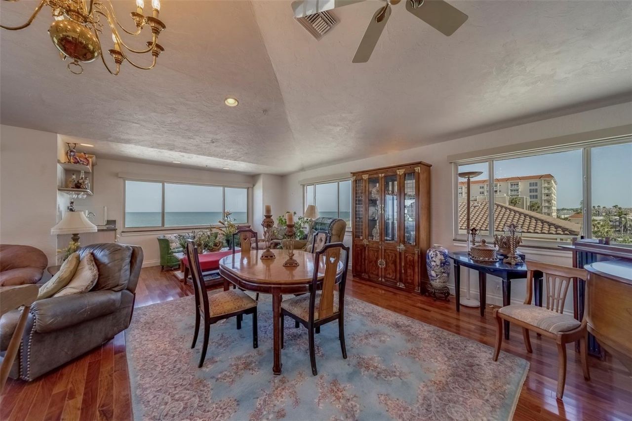 17606 Lee Avenue, Redington Shores, FL 33708 Photo