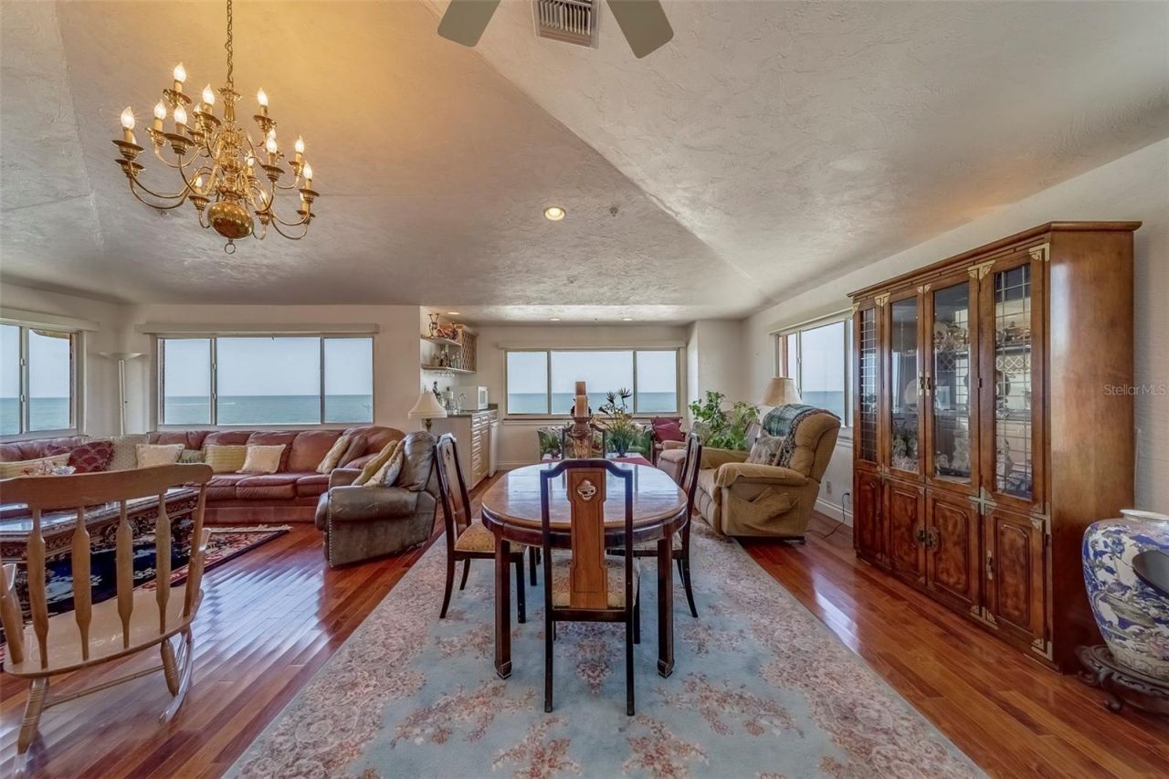 17606 Lee Avenue, Redington Shores, FL 33708 Photo