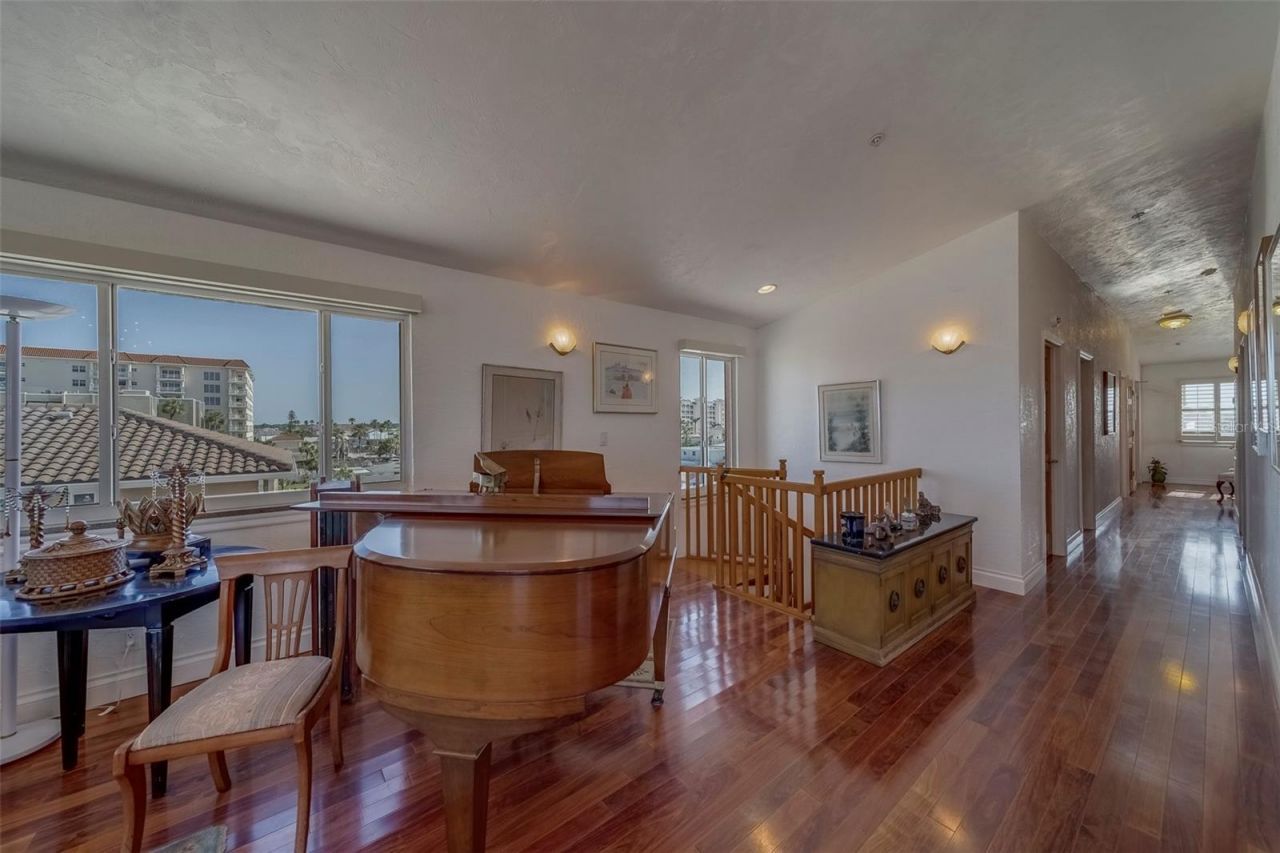 17606 Lee Avenue, Redington Shores, FL 33708 Photo