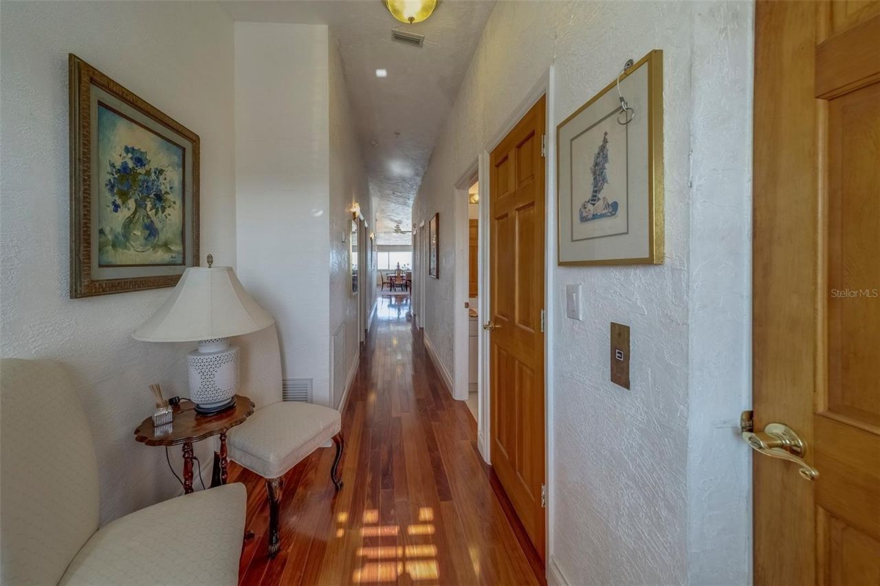 17606 Lee Avenue, Redington Shores, FL 33708 Photo