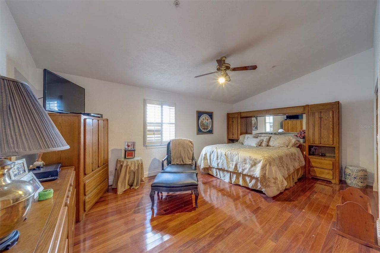 17606 Lee Avenue, Redington Shores, FL 33708 Photo