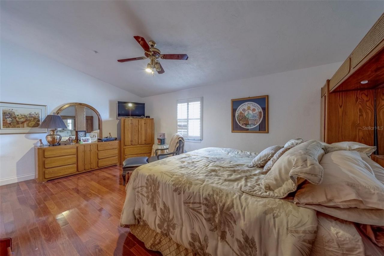 17606 Lee Avenue, Redington Shores, FL 33708 Photo